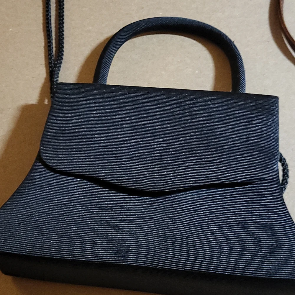 Purse - Picture 1 of 3